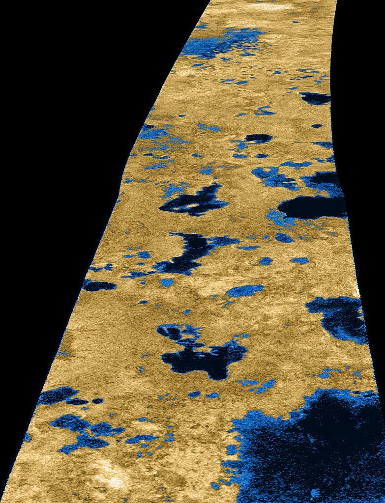 Metano ežerai Titano paviršiuje.