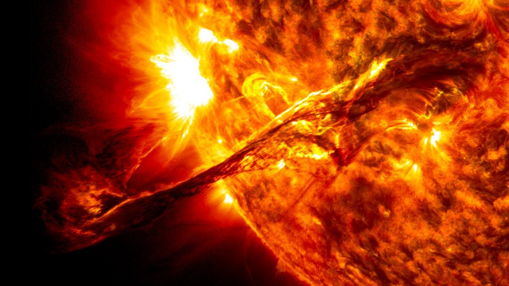 Saulė yra milžiniškas įkaitusių dujų kamuolys, spinduliuojantis šviesą.